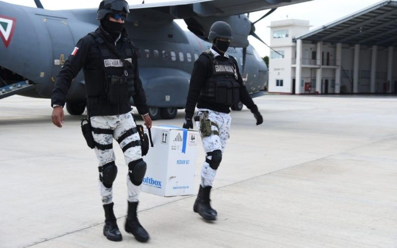 ✈️Arribó al Aeropuerto Internacional de Veracruz, el CASA C-295 con 19 mil 500 dosis de vacunas contra el COVID-19💉.