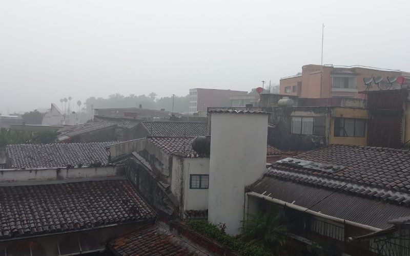 Intensa lluvia en la capital del Estado/Francisco De Luna