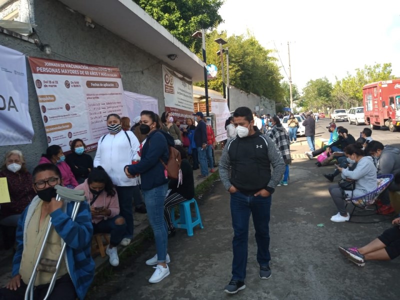 Jornadas de vacunación contra la COVID-19 transcurren con éxito en Xalapa